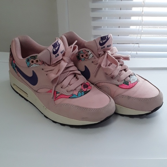 Nike Shoes - Nike Air Max 1 Aloha